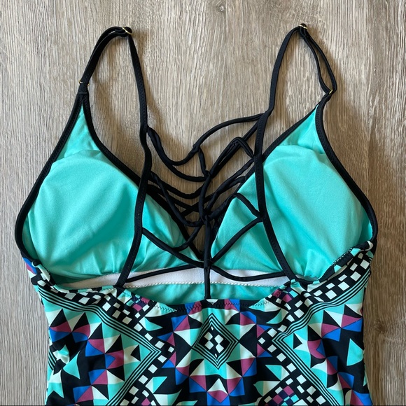 2/$20 PINK ENVELOPE Aztec Geometric Strappy One-Piece Swimsuit - Size L - Picture 4 of 11